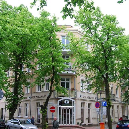 Ferienwohnung Warnemuende Am Kurpark Rostock Esterno foto
