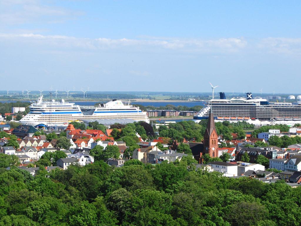 Ferienwohnung Warnemuende Am Kurpark Rostock Esterno foto